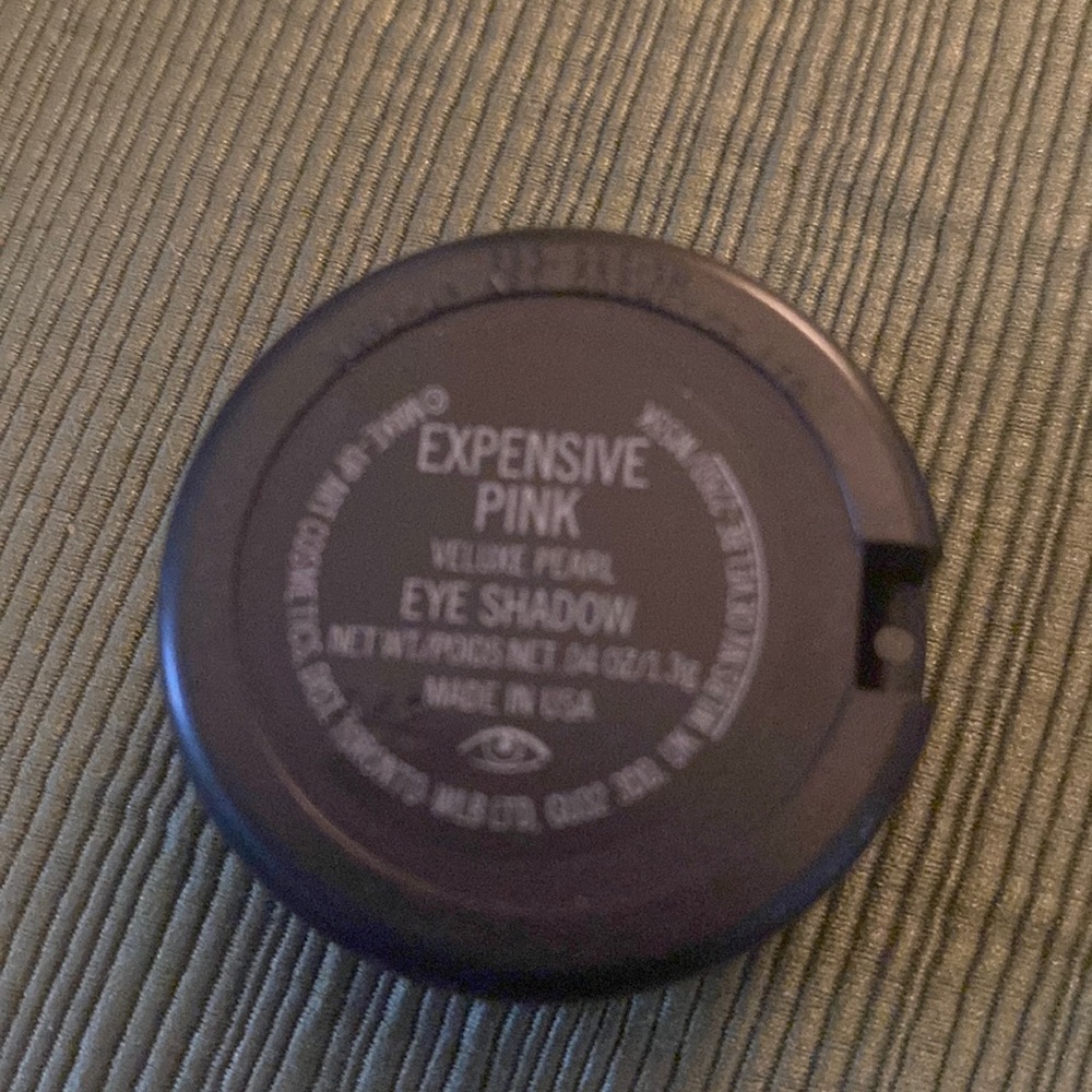 New MAC eye shadow Expensive Pink Veluxe Pearl sexy shade can be worn anytime - Picture 2 of 5
